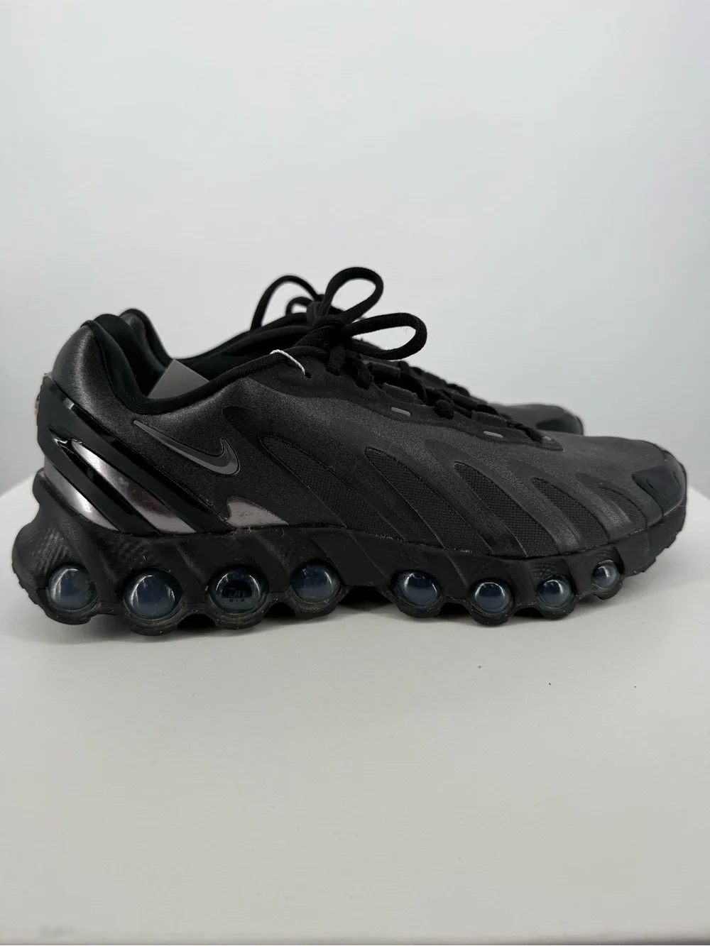 Nike Air Max Women’s Black/Gray Running Sneakers